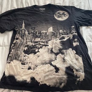 Men’s black graphic tee size Large
